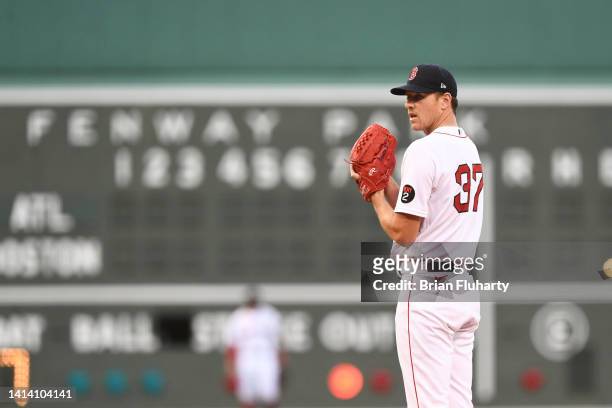 Nick Pivetta of the Boston Red Sox prepares to pitch against the Atlanta Braves during the first inning at Fenway Park on August 10, 2022 in Boston,...