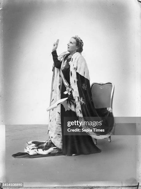 Montage photo.Inauguration of Queen Juliana. Taking of the oath in the Nieuwe Kerk in Amsterdam, September 6 inaugurations, royal house, The...