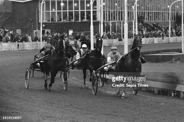 Courses at Hilversum, in front Bahamontes, left the winner Thursday ridden by J. De Graaf, January 1 Winners, trotting races, The Netherlands, 20th...