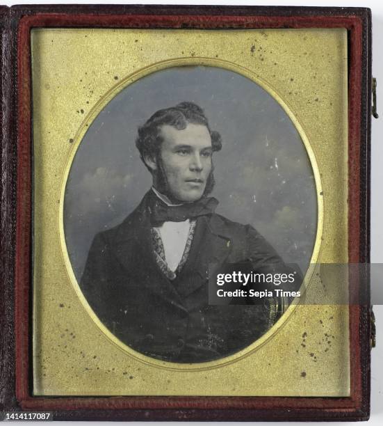 Portrait of an unknown man, William Edward Kilburn, 1852 1855, copper , glass, height 71 mm width 61 mm.