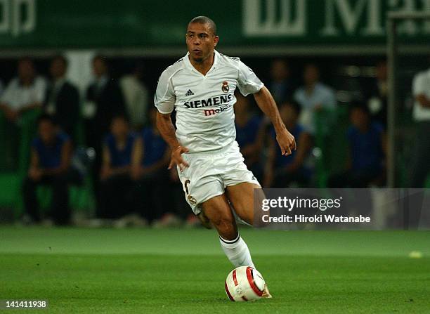 Ronaldo of Real Madrid in action during the pre-season friendly match between Tokyo Verdy 1969 and Real Madrid at Ajinomoto Stadium on August 1, 2004...