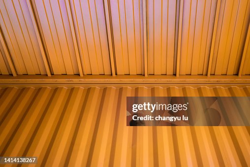 Container outer wall Container outer wall