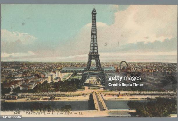 Paris . - La Tour Eiffel , maker: Leon & Levy , Eiffel tower paper, collotype, writing , height 89 mm × width 140 mm.