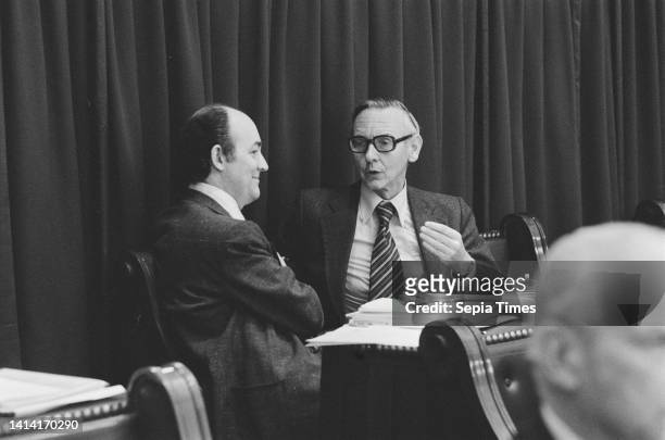 General Considerations of the Lower House, Aantjes in discussion with minister Van der Stoel, 14 October 1976.