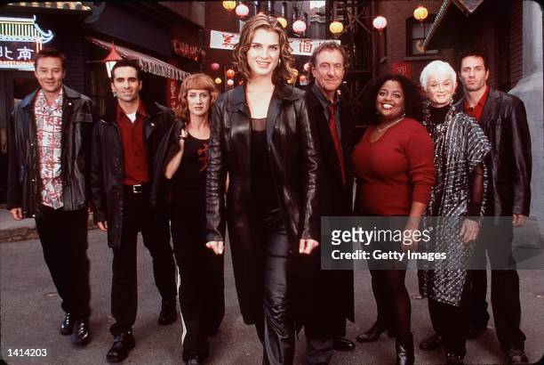 April 11, 2000 Brooke Shields, Kathy Griffin, Rob Estes, Currie Graham, and Nestor Carbonell stars in "Suddenly Susan." Photo Kevin Foley/NBC