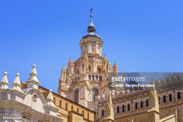 exterior view of the mudejar dome cimborrio of the tarazona cathedral - aragonien bildbanksfoton och bilder