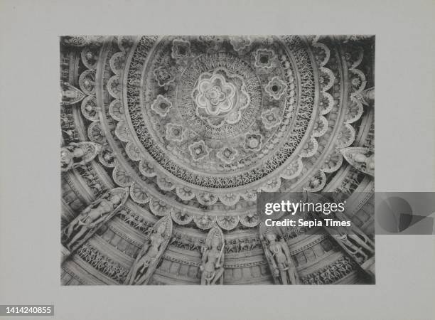 Ceiling of Dilwara Temple at Mount Abu, anonymous, Rajasthan, c. 1895 - c. 1915, paper, cardboard, collotype, height 237 mm × width 188 mmheight 329...