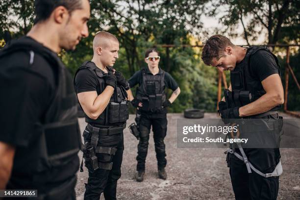 special forces training grounds - officer military rank stock pictures, royalty-free photos & images