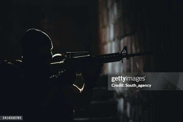 special forces soldat - terrorbekämpfung stock-fotos und bilder