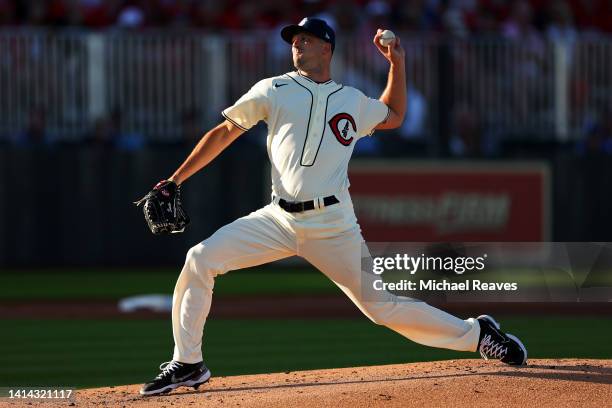 Drew Smyly of the Chicago Cubs delivers a pitch against the Cincinnati Reds during the first inning of the game at Field of Dreams on August 11, 2022...