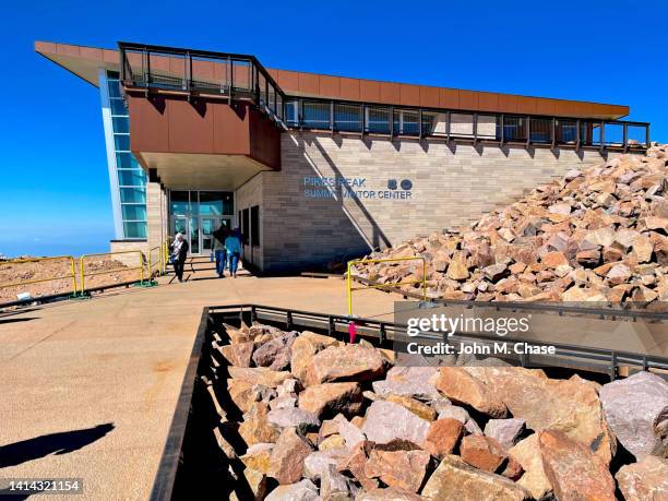 pikes peak summit visitor center, colorado (usa) - cantilever architecture stock pictures, royalty-free photos & images