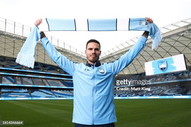 Jack Rodwell poses during a media opportunity after signing with Sydney FC, at Allianz Stadium on August 12, 2022 in Sydney, Australia.