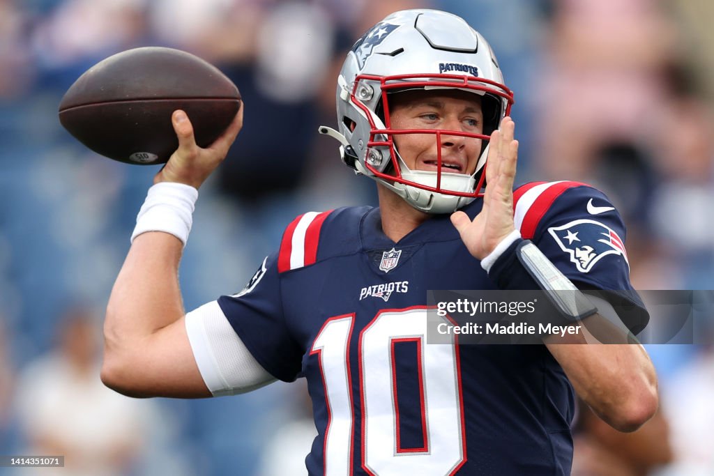 New York Giants v New England Patriots