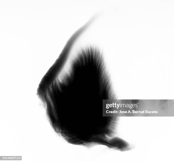 drop of black paint sliding on a blank canvas. - aquarelle sur papier photos et images de collection