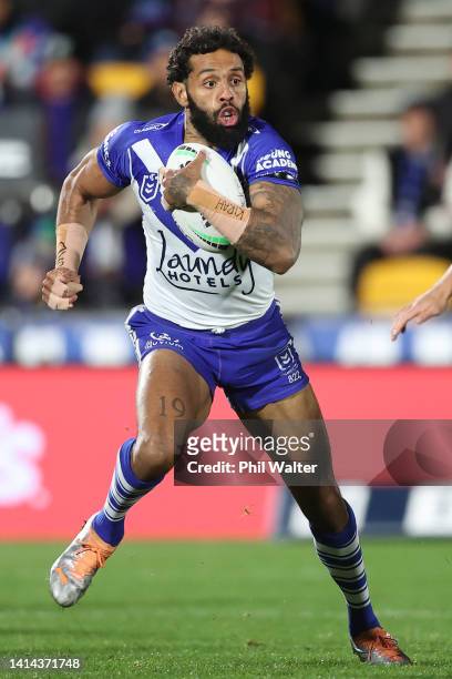 Josh Addo-Carr of the Bulldogs runs the ball during the round 22 NRL match between the New Zealand Warriors and the Canterbury Bulldogs at Mt Smart...