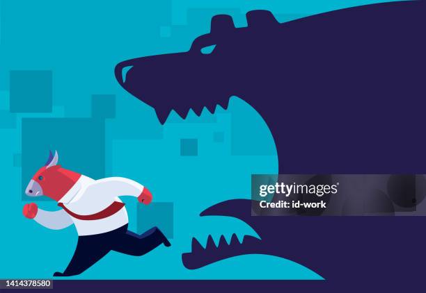 geschäftsmannsbulle auf der flucht vor wütendem bärenschatten - bull bear stock-grafiken, -clipart, -cartoons und -symbole