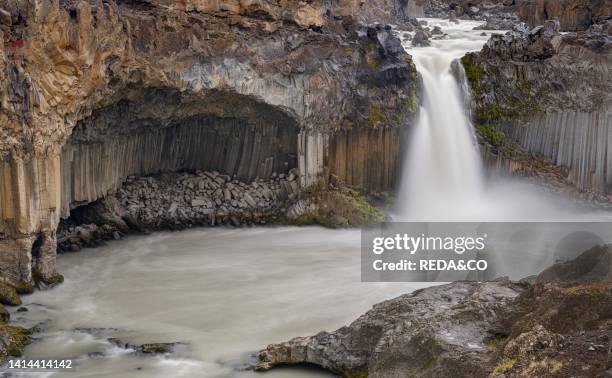 Waterfall Aldeyjarfoss. Das Hochland von Island an der Sprengisandur Piste. Europa, Nordeuropa, Island.