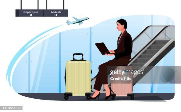illustrations, cliparts, dessins animés et icônes de jeune femme d’affaires utilisant un ordinateur portable dans la zone de départ de l’aéroport - passenger