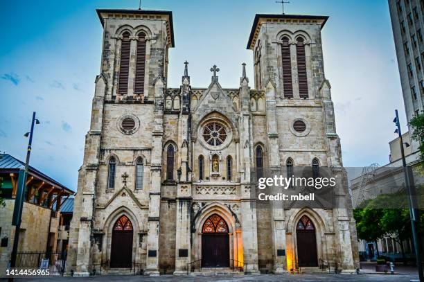 san fernando cathedral at dusk - san antonio tx - texas church bildbanksfoton och bilder