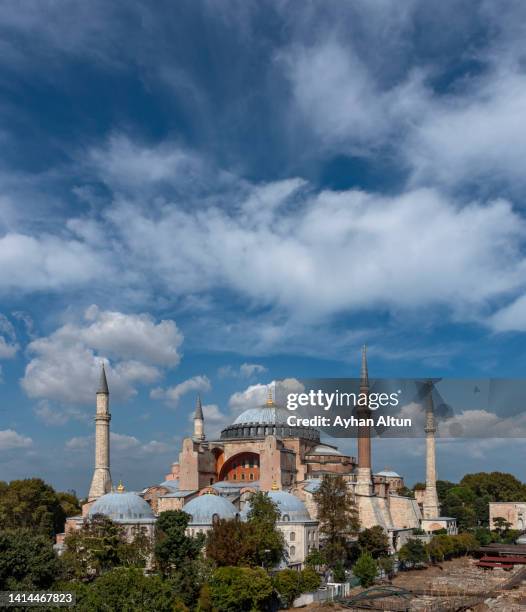 holy hagia sophia grand mosque(ayasofya) in fatih district of istanbul, turkey - hagia sophia imagens e fotografias de stock