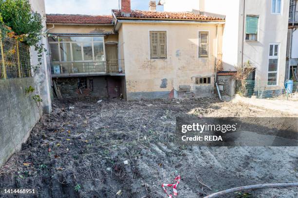 Tanaro Building Tanaro River Photos and Premium High Res Pictures - Getty Images