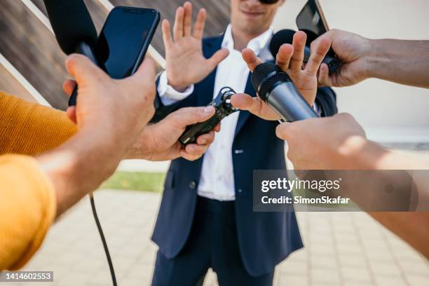 Interviewee Obstructed 1,025 Bad Media Interview Stock Photos, High-Res Pictures, and Images ...