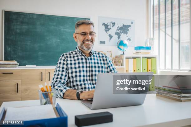 elementary school teacher - lecturer online stock pictures, royalty-free photos & images