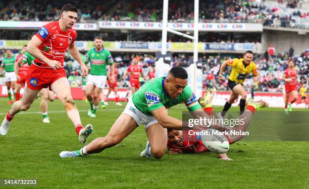 Albert Hopoate of the Raiders scores a try during the round 22 NRL match between the Canberra Raiders and the St George Illawarra Dragons at GIO...