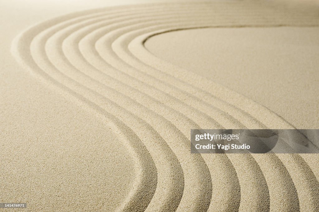 Wave pattern in the sandpit