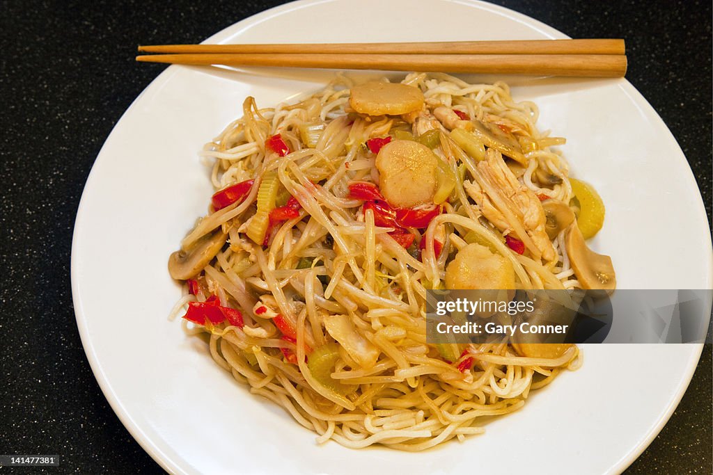 Chicken chow mein dish