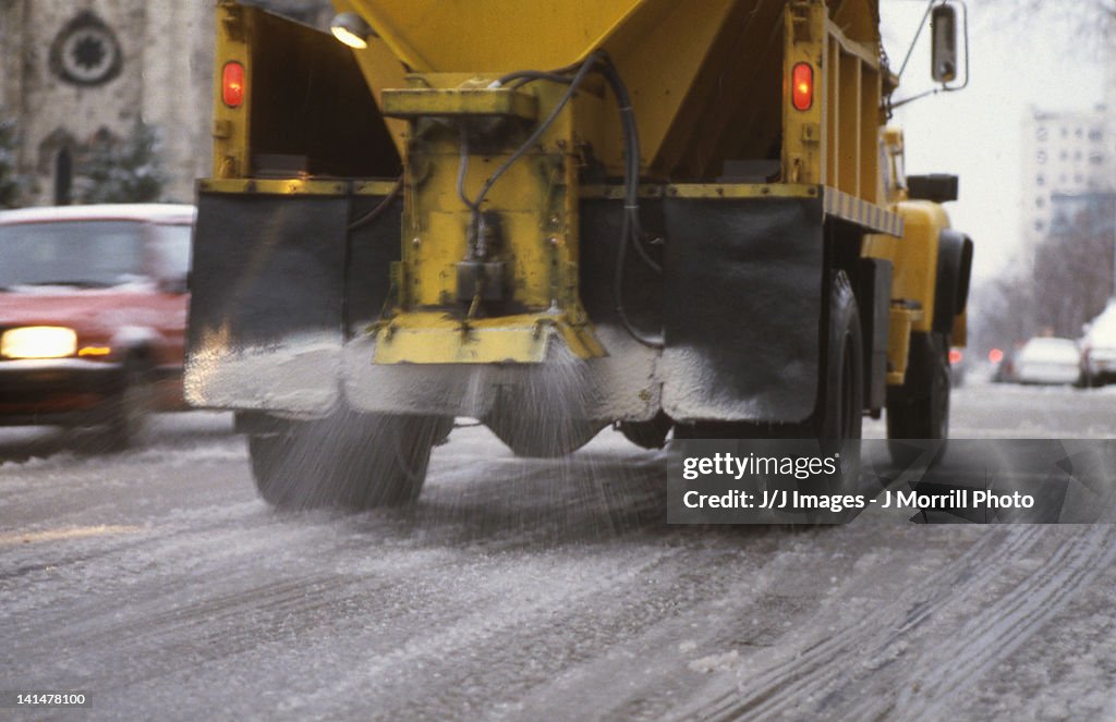 City salt truck
