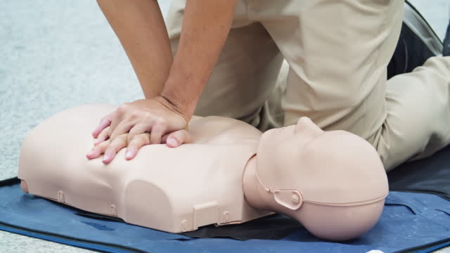 응급 처치 심폐 소생술 훈련 심폐 소생술, 심폐 소생술 수행 방법.