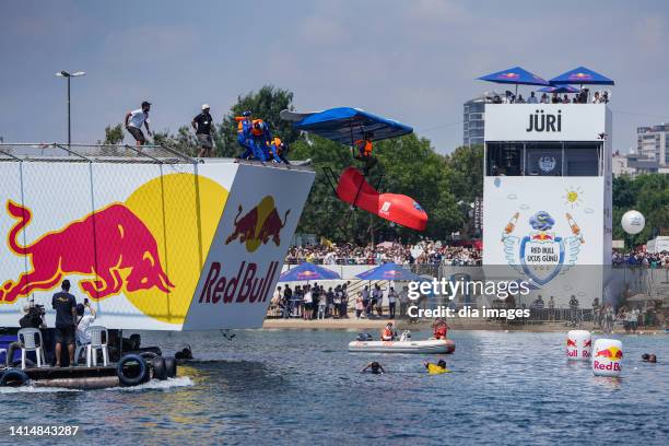 Red Bul Ramps 2,661 Red Bull Pilot Stock Photos, High-Res Pictures, and Images ...