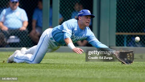 Right fielder Nate Eaton of the Kansas City Royals catches a ball hit by Trea Turner of the Los Angeles Dodgers in the fourth inning at Kauffman...