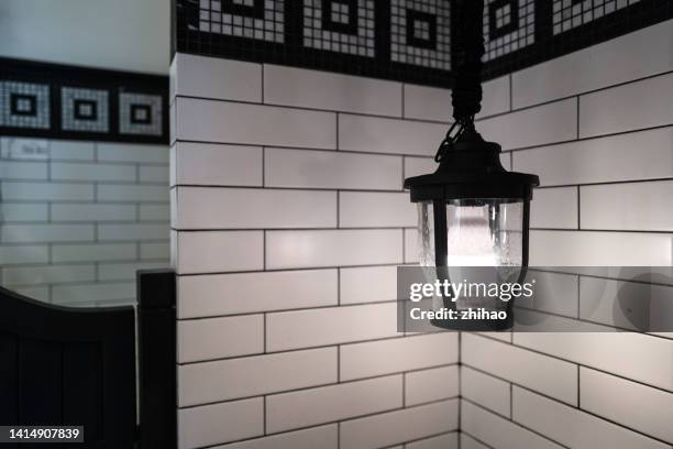 indoor chandelier - fitting stockfoto's en -beelden