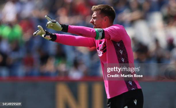 Ron Robert Zieler, goalkeeper of Hannover 96 reacts during the Second Bundesliga match between Hannover 96 and SSV Jahn Regensburg at Heinz von...