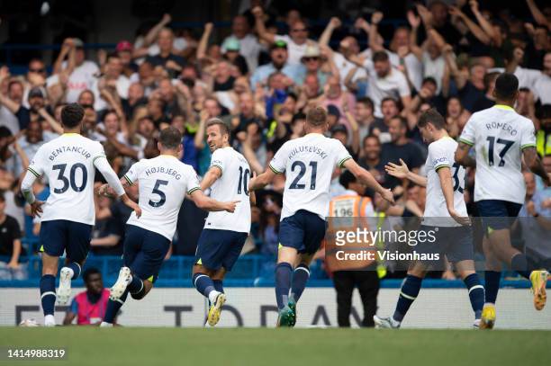 Harry Kane celebrates after Pierre-Emile Højbjerg equalises for Tottenham Hotspur during the Premier League match between Chelsea FC and Tottenham...