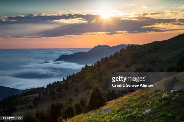 scenic mountain landscape at sunset - georgia country 個照片及圖片檔