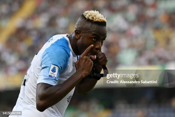 Victor Osimhen of Napoli celebrates after scoring their team's second goal during the Serie A match between Hellas Verona and SSC Napoli at Stadio...