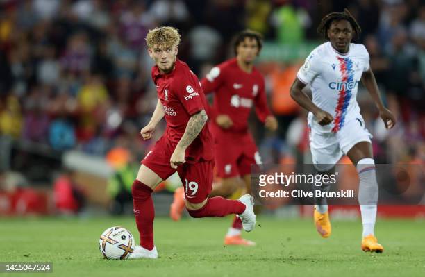 Harvey Elliott of Liverpool makes a break during the Premier League match between Liverpool FC and Crystal Palace at Anfield on August 15, 2022 in...