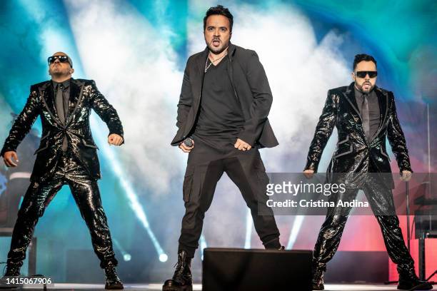 Luis Fonsi performs at Maria Pita square in A Coruña on August 15, 2022 in A Coruna, Spain. .
