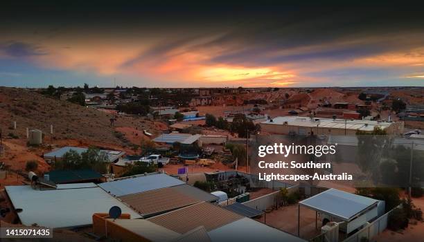 sunset in the town of coober-pedy, outback south australia - opal mining stock pictures, royalty-free photos & images