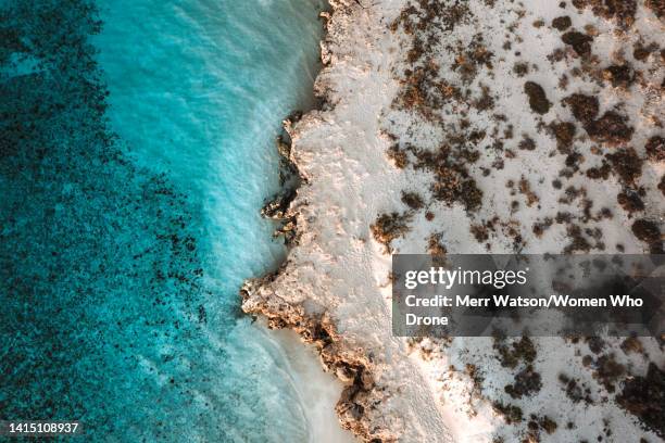 aerial view of exmouth western australia - 4k drone photo - vídeo de alta definición fotografías e imágenes de stock