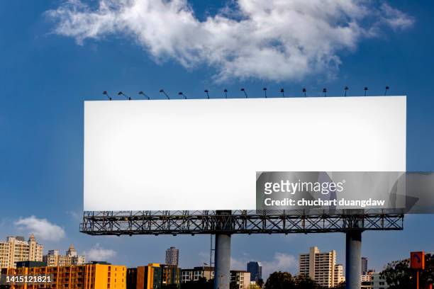 billboard blank advertising banner media display and sky background - blank billboard stockfoto's en -beelden