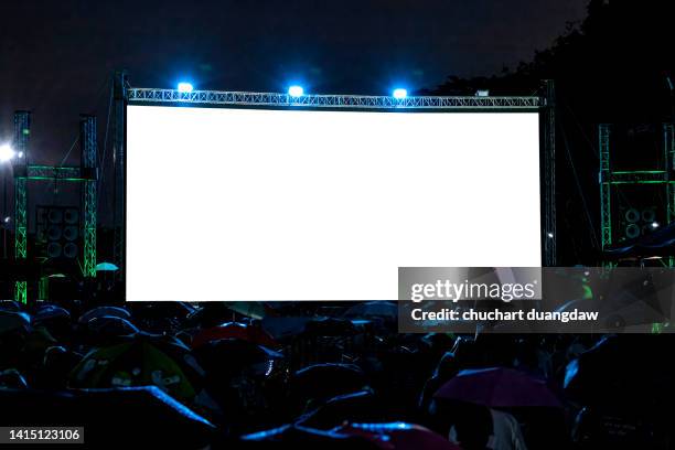 open air cinema - projection screen stock pictures, royalty-free photos & images