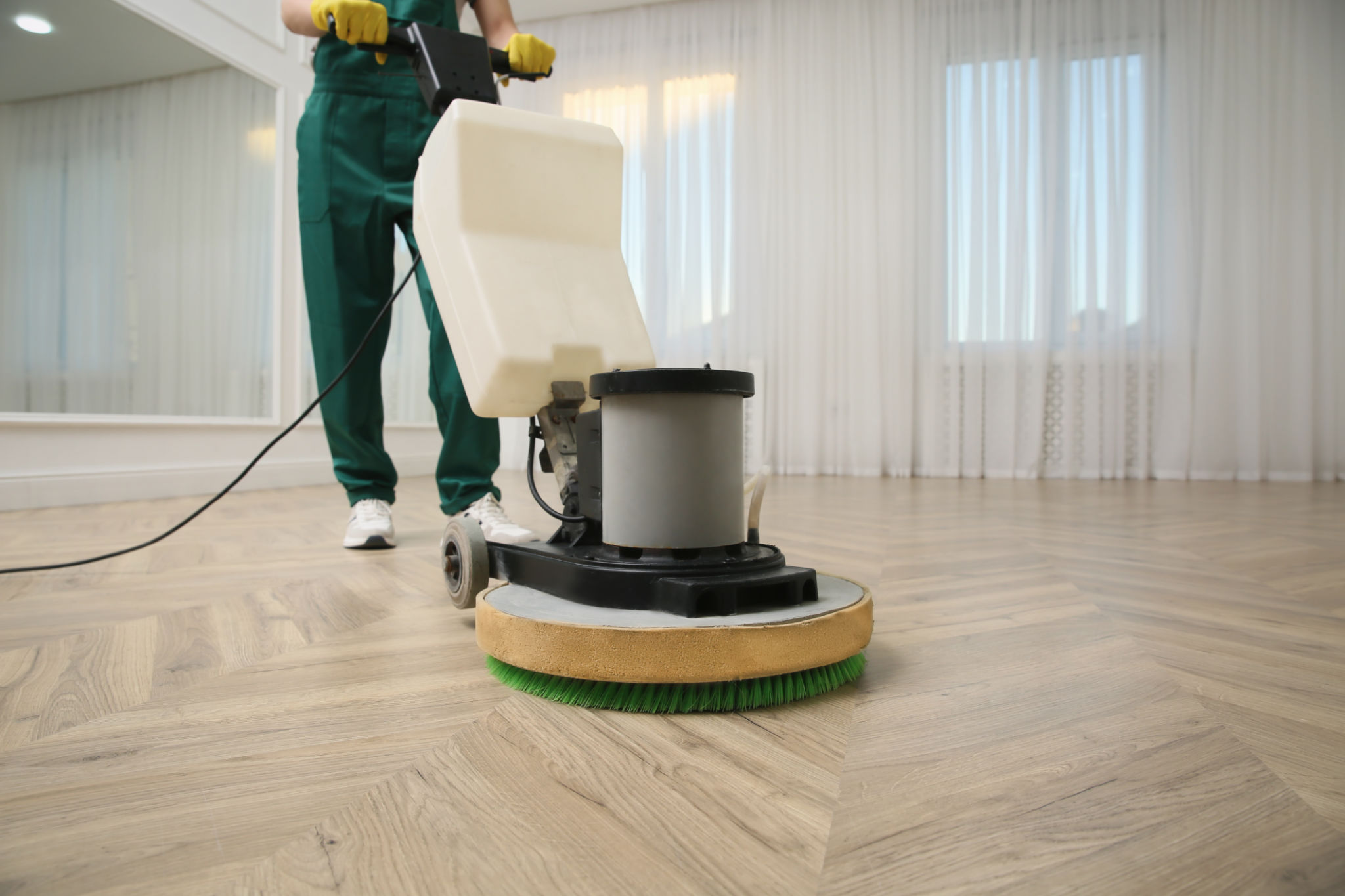 cleaning vinyl floor