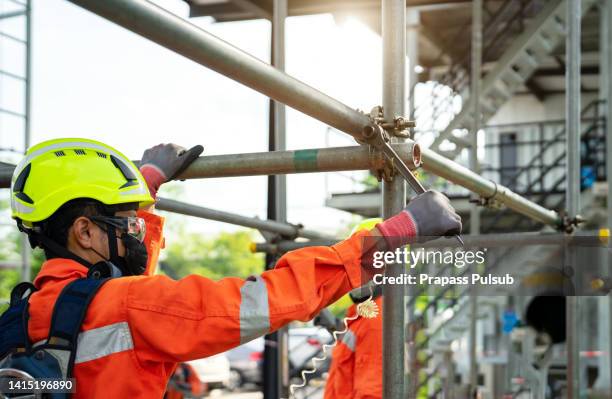 Scaffold Guys Ropes 640 Rope Scaffolding Stock Photos, High-Res Pictures, and Images ...