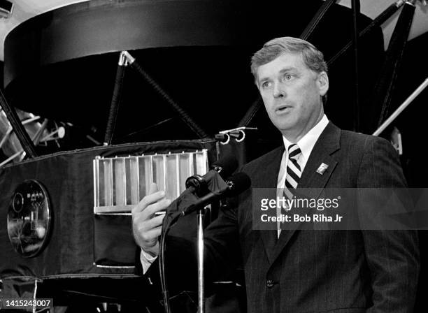 Vice-President Dan Quayle speaks to reporters during tour and press conference at NASA Jet Propulsion Laboratory during Voyager 2 and Neptune...