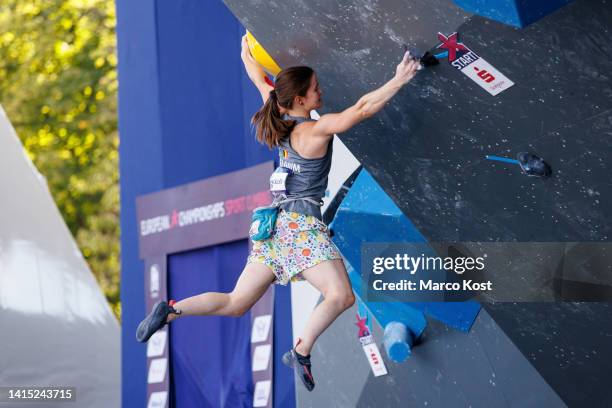 156 Chloe Caulier Stock Photos, HighRes Pictures, and Images Getty