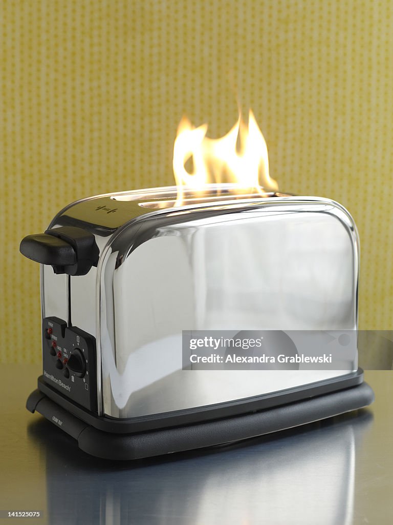 Spitfire Toaster Toaster On Fire Stock-Foto - Getty Images